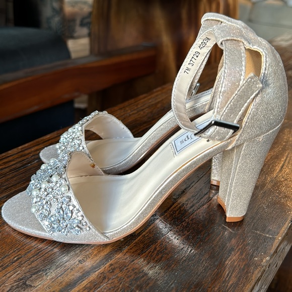 🆕 Size 7 Rhinestone Heels NWOB - Picture 6 of 7